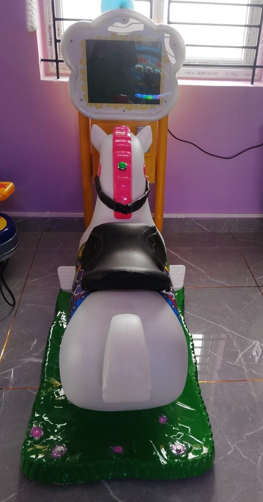 White Horse Kiddie Ride